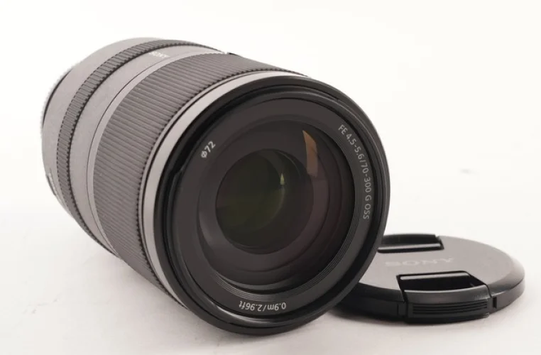 Sony FE 70-300mm f/4.5-5.6 G OSS E-Mount Telephoto Zoom Lens
