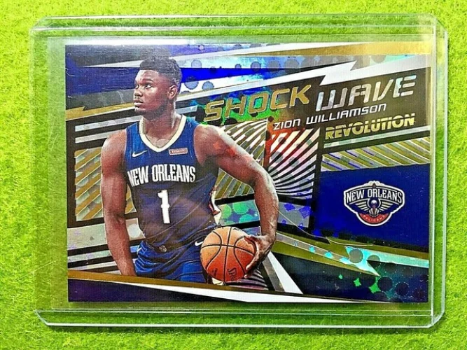 ZION WILLIAMSON PRIZM ROOKIE REFRACTOR PELICANS RC 2019-20 Revolution SHOCK WAVE - Refurbished