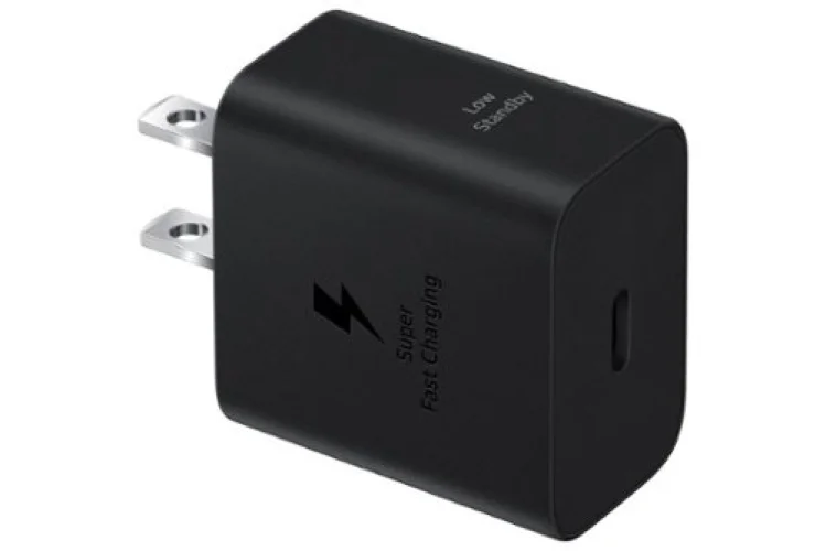 Samsung 25W Super Fast Charging Wall Charger in Black for Mobile Devices