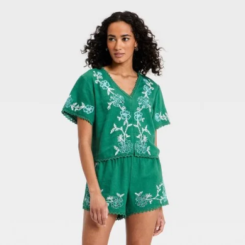 Women's Short Sleeve Cutwork V-Neck Blouse - Universal Thread&trade; Green M