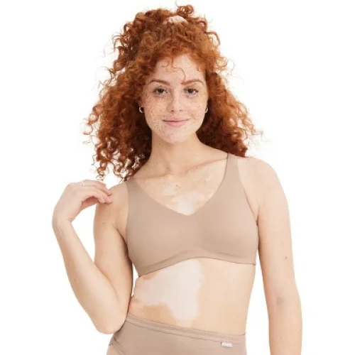 Jockey Women's Smooth & Sleek Microfiber Full Coverage Wirefree Unlined T-Shirt Bra 34B Light Shimmer