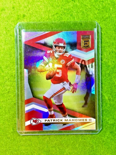 Patrick Mahomes SILVER PRIZM CARD  JERSEY #15 CHIEFS  2020 Elite PATRICK MAHOMES