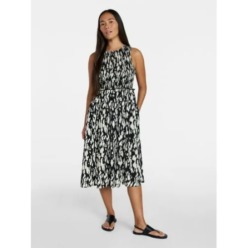 Time and Tru Women's Tiered Skirt Ruffle Smocked Midi Dress, Sizes XS-4X
