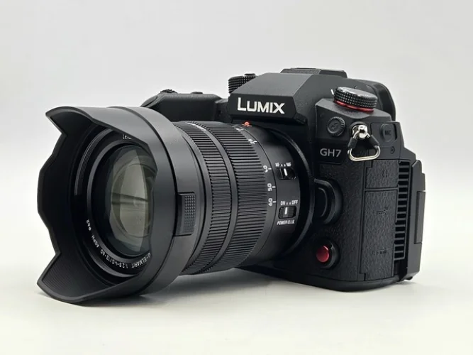 Pansonic LUMIX GH7 Micro Four Thirds Mirrorless Camera w/ 12-60mm Leica Lens