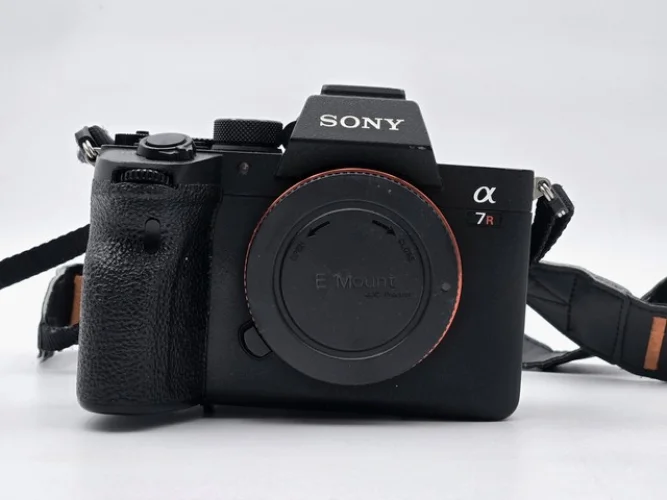 Sony Alpha a7R IV A Full-Frame Mirrorless Camera Body *READ*
