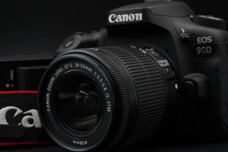 Canon EOS 90D 32.2MP Digital SLR Camera Body w/ Lens 10683