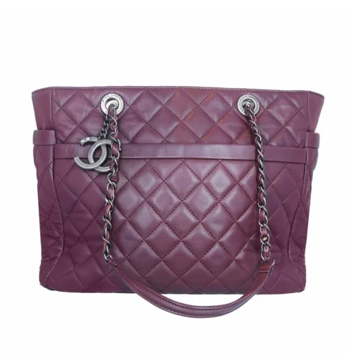 Chanel Quilted Lambskin Front Pocket Chain Shopping Tote Small Red